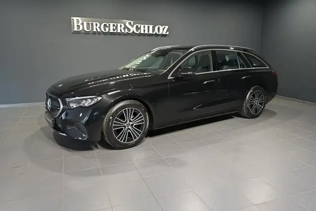Mercedes-Benz E 220 d 4M T AVANTGARDE/360'/LED/PANO/AHK/TOTW