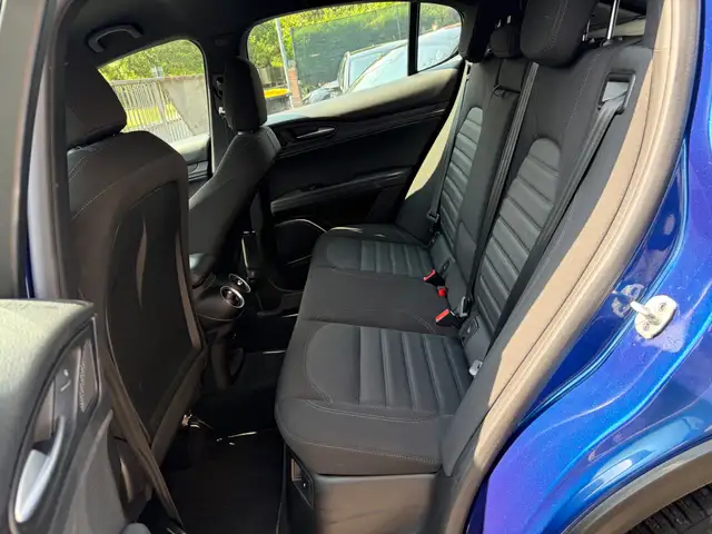Alfa Romeo Stelvio view 10
