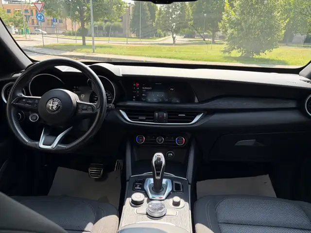 Alfa Romeo Stelvio view 7