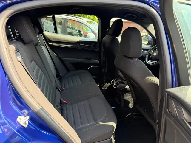 Alfa Romeo Stelvio view 6