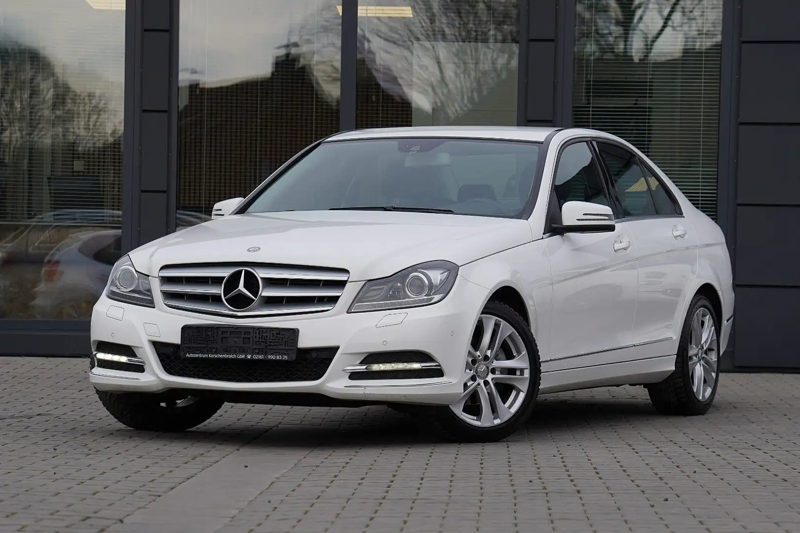 Mercedes-Benz C 180 CGI BlueEfficiency Avantgarde 2J. GARANTIE Blanc - 1