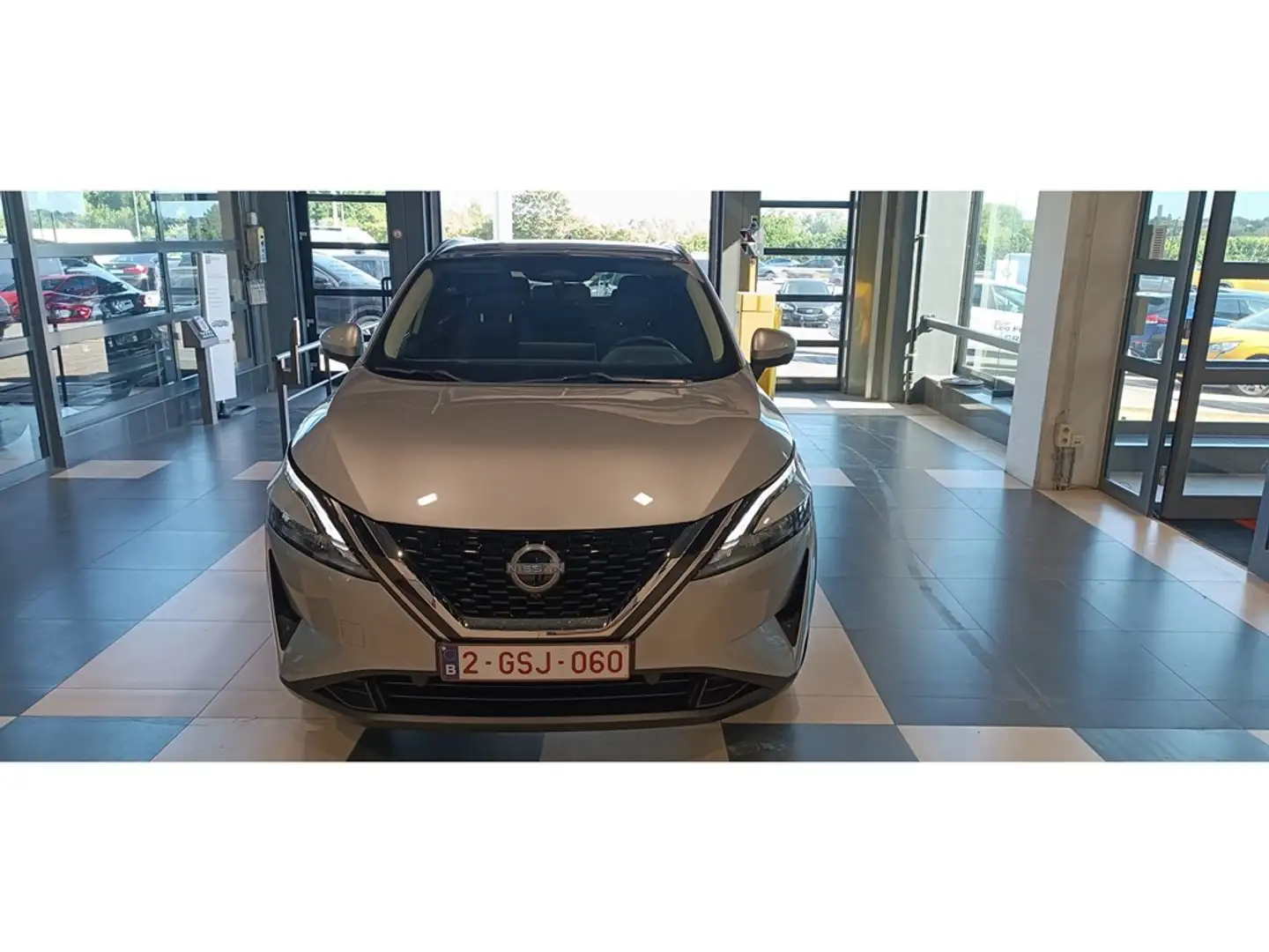 Nissan Qashqai Mild-Hybrid N-Connecta Zilver - 2