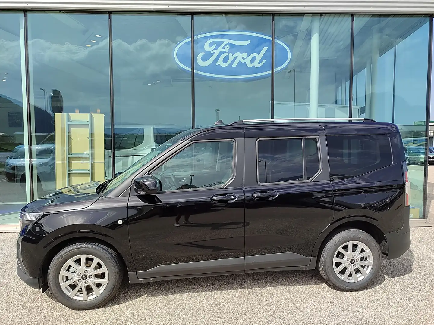 Ford Tourneo Courier 1,0 EcoBoost Titanium Schwarz - 2