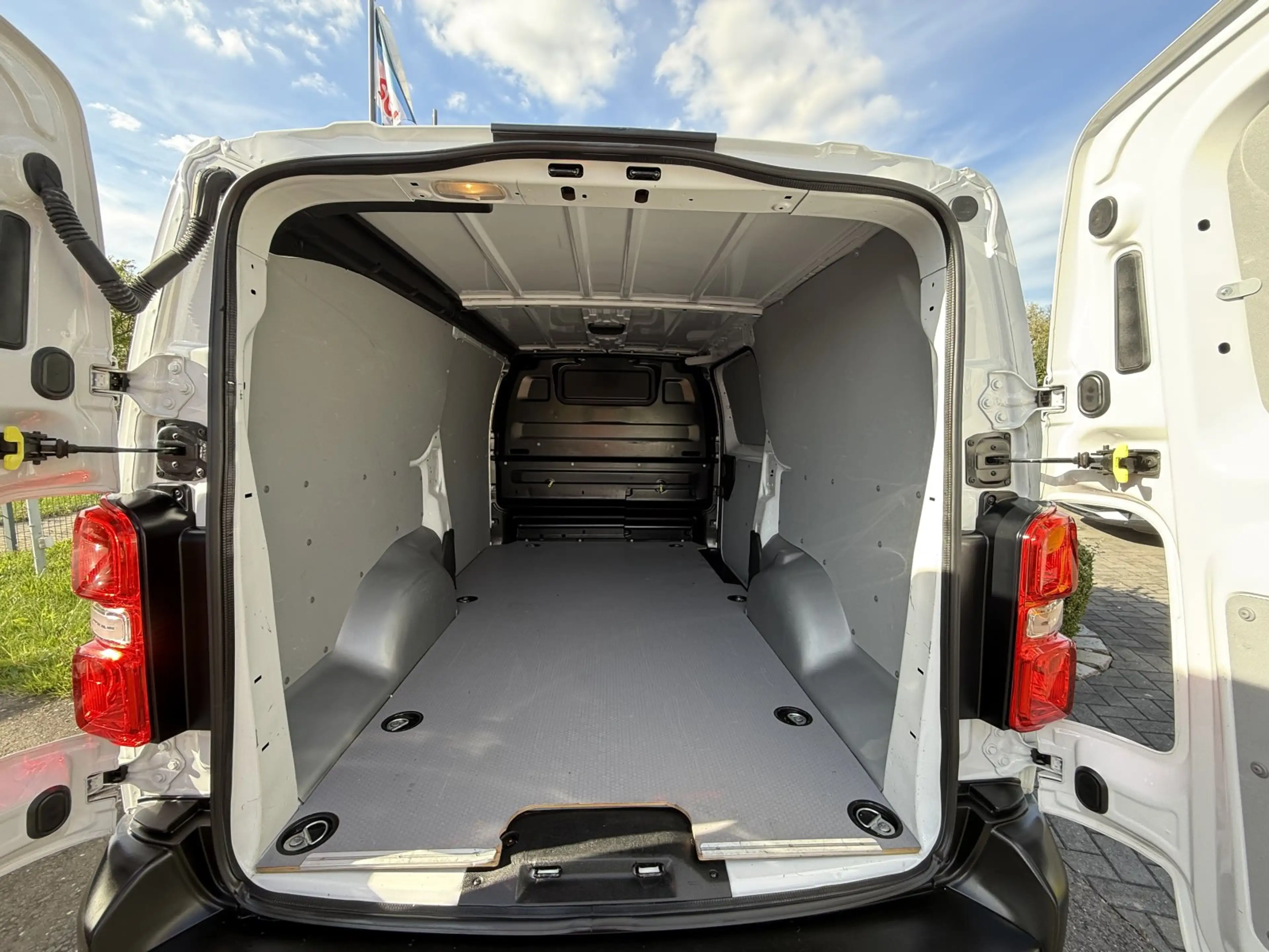 Peugeot Expert 2.0 BlueHDi 145 L3 XL NAVI KLIMA — photo 14