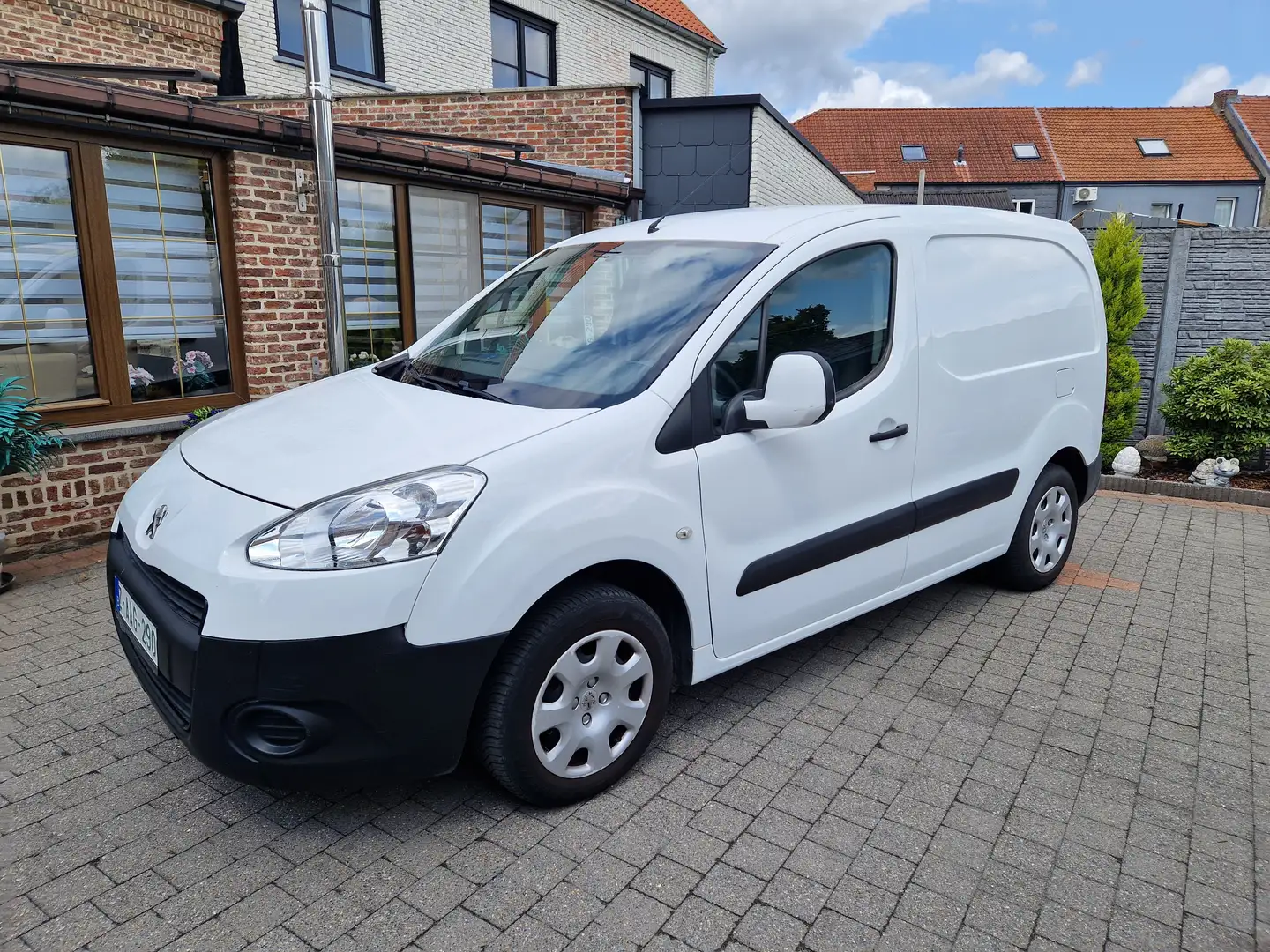 Peugeot PARTNER Weiß - 2