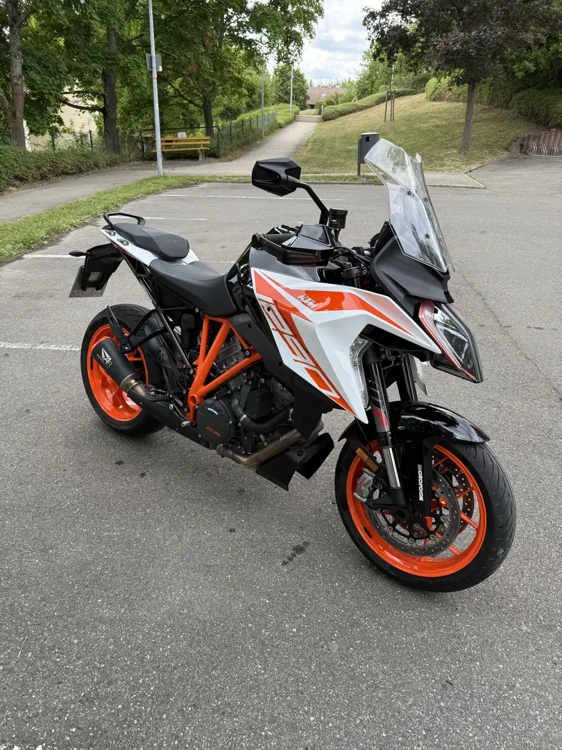 KTM 1290 Super Duke GT - 1