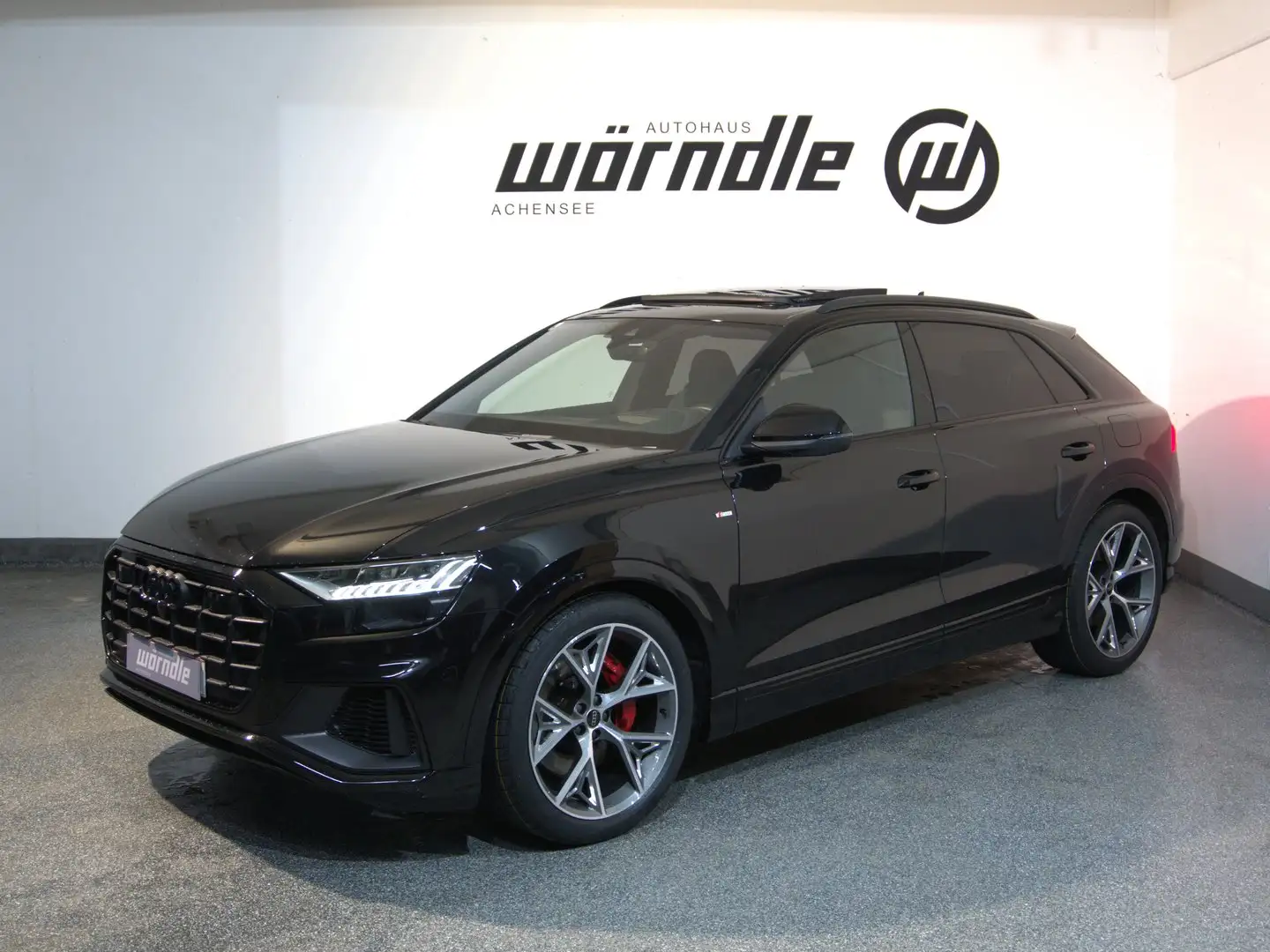 Audi Q8 55 TFSI e quattro Schwarz - 1