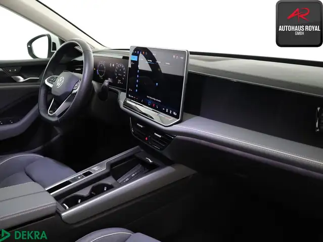 Volkswagen Passat view 10