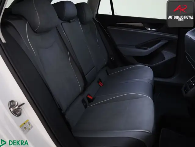 Volkswagen Passat view 12