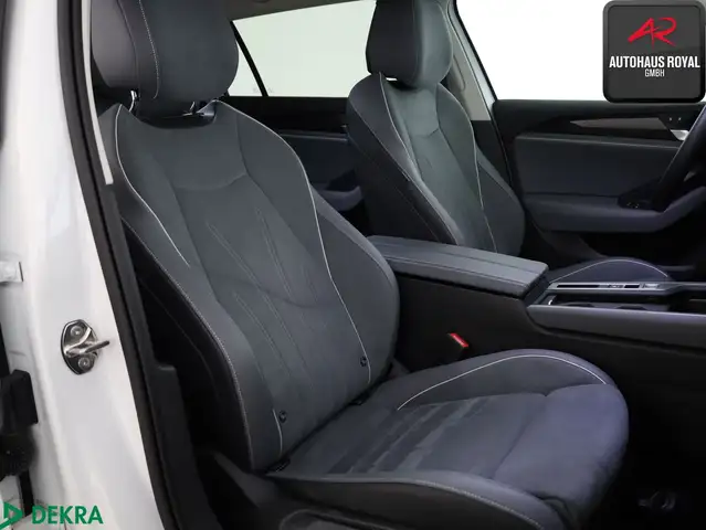 Volkswagen Passat view 11