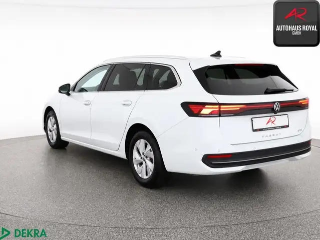 Volkswagen Passat view 3