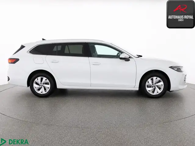 Volkswagen Passat view 6