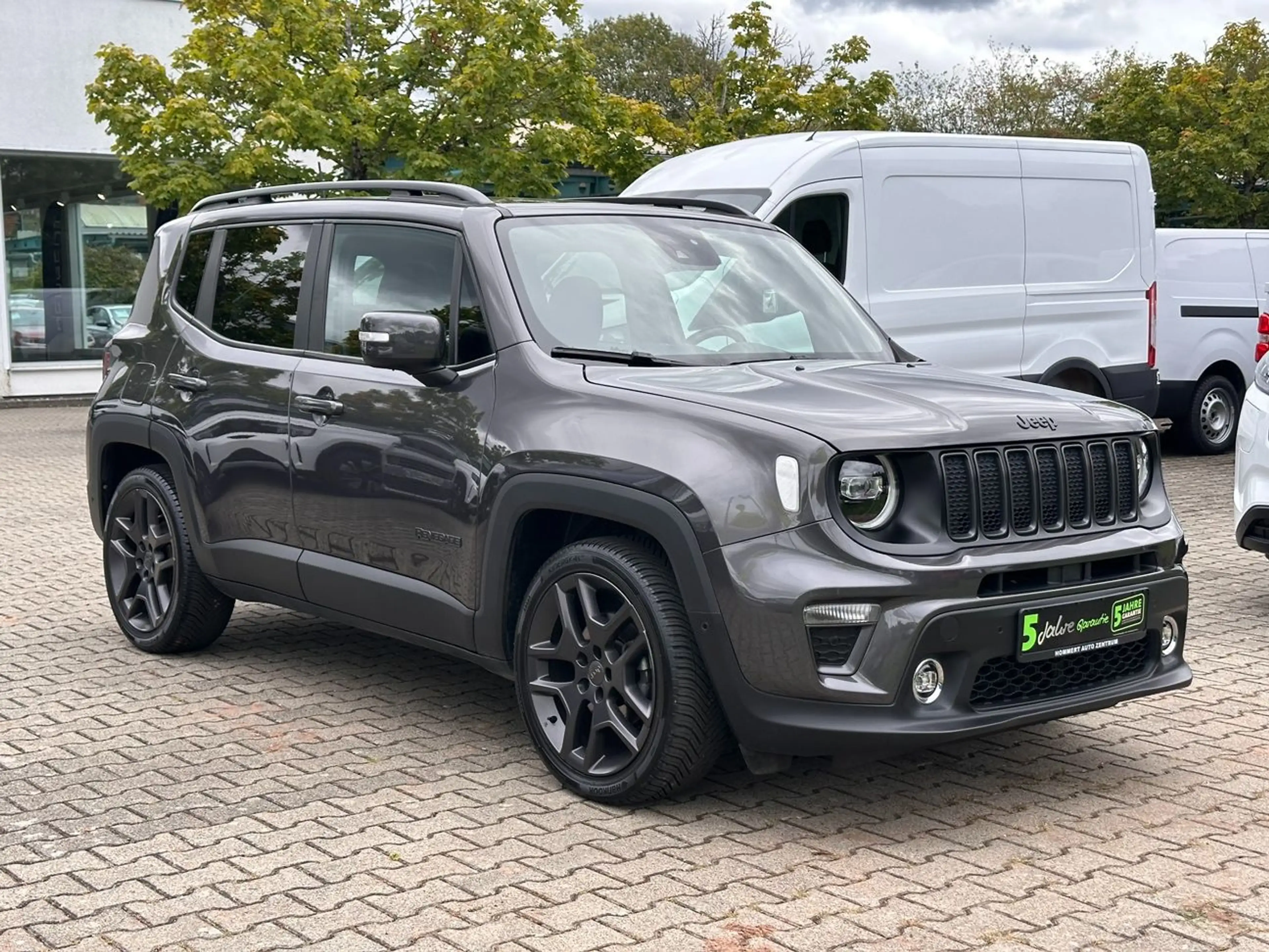 Jeep Renegade 1.3 T-GDI S *Pano*Kamera*beh.Lenk*Navi* — photo 4