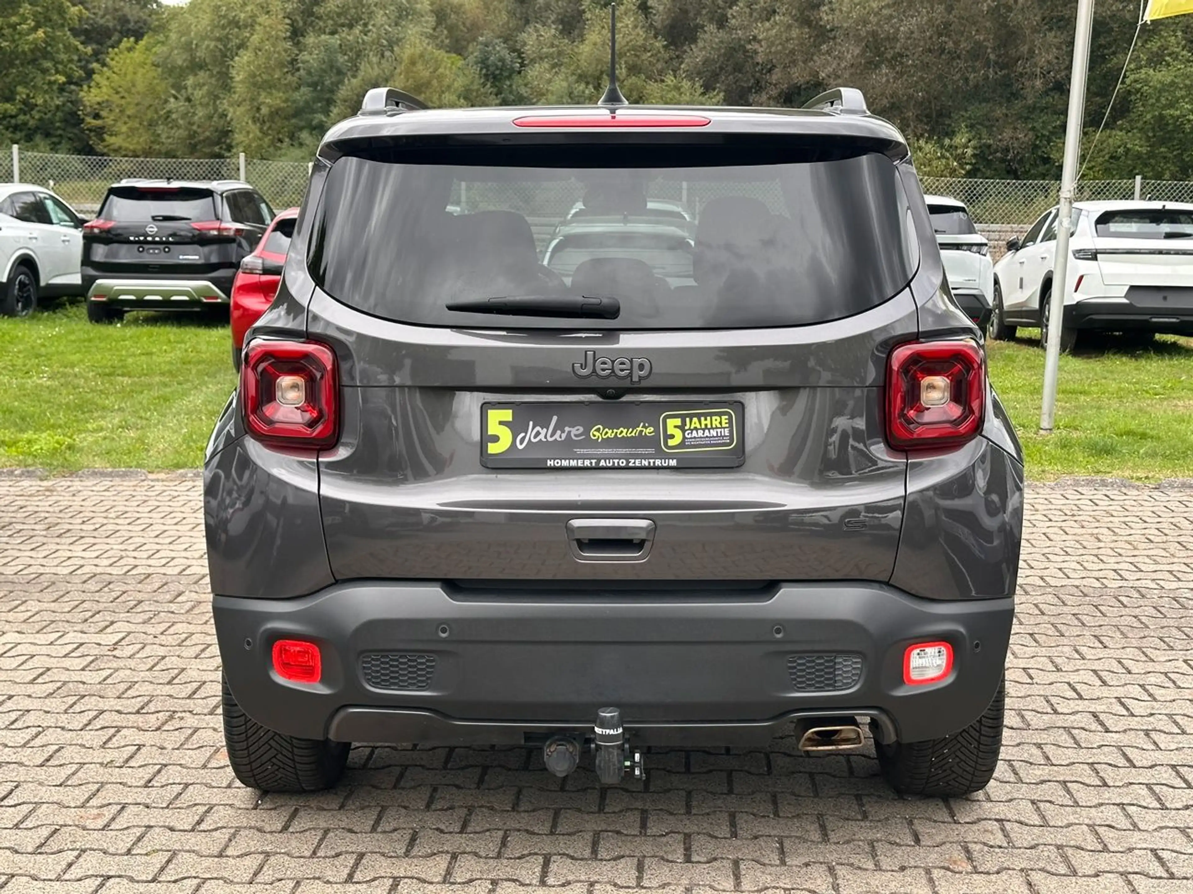 Jeep Renegade 1.3 T-GDI S *Pano*Kamera*beh.Lenk*Navi* — photo 7