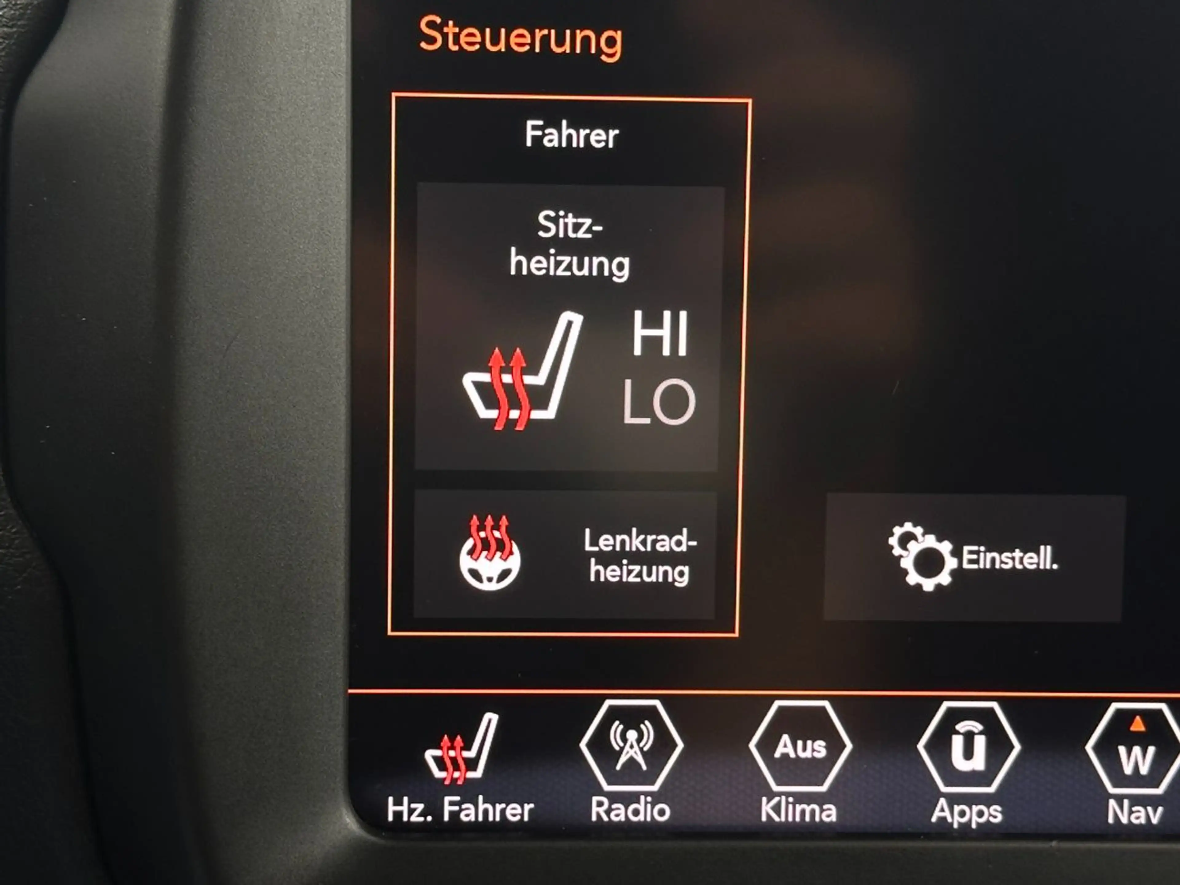 Jeep Renegade 1.3 T-GDI S *Pano*Kamera*beh.Lenk*Navi* — photo 23