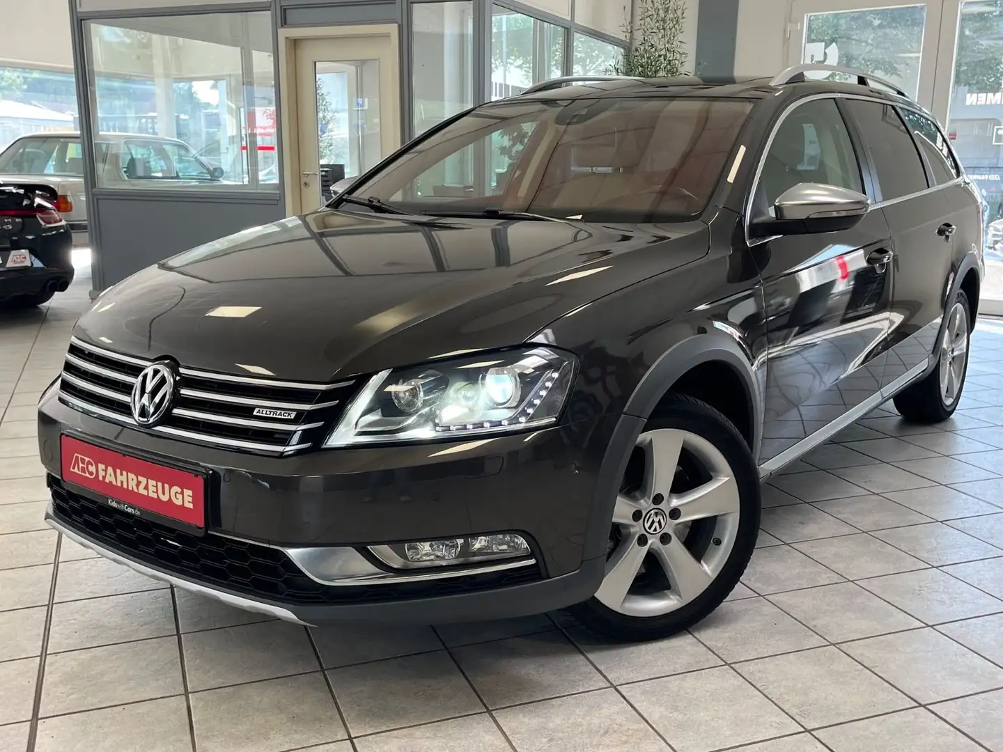 Volkswagen Passat Alltrack Variant 4Motion Schwarz - 1