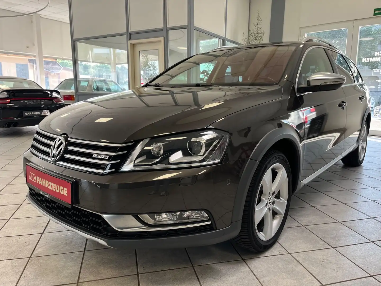 Volkswagen Passat Alltrack Variant 4Motion Schwarz - 2