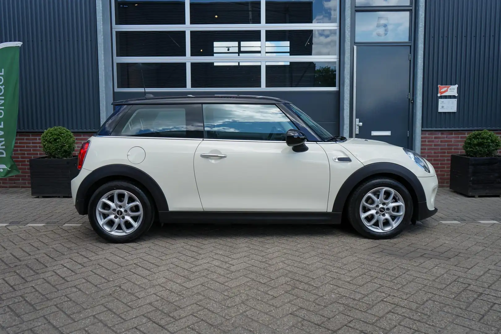 MINI Cooper Mini 1.5 Pepper | Stoelverwarming | Parkeersensore Wit - 2