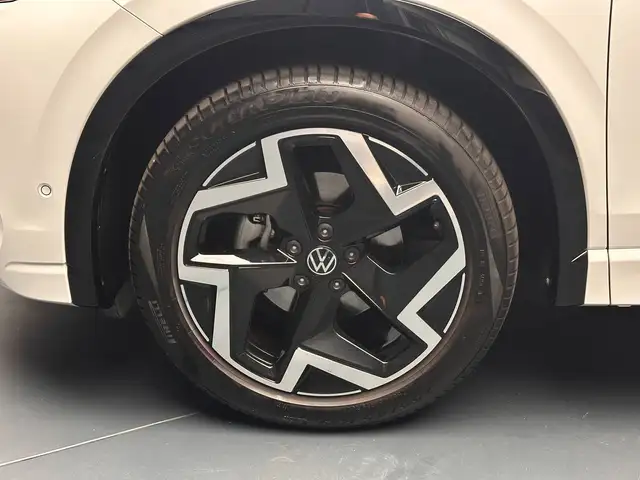 Volkswagen Tiguan view 9