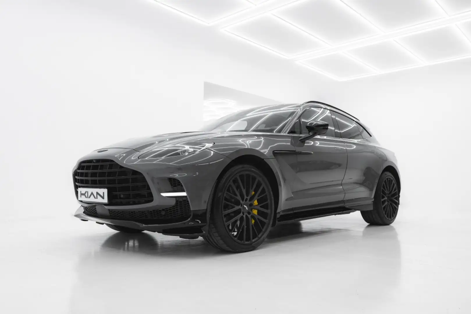 Aston Martin DBX 707 Gris - 1