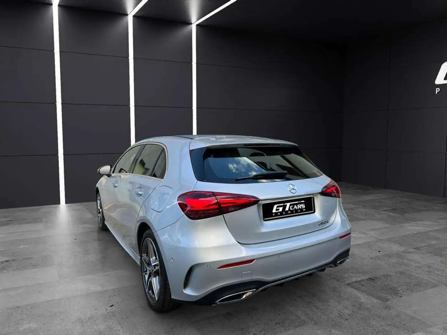Mercedes-Benz A 250 250e AMG Plateado - 2