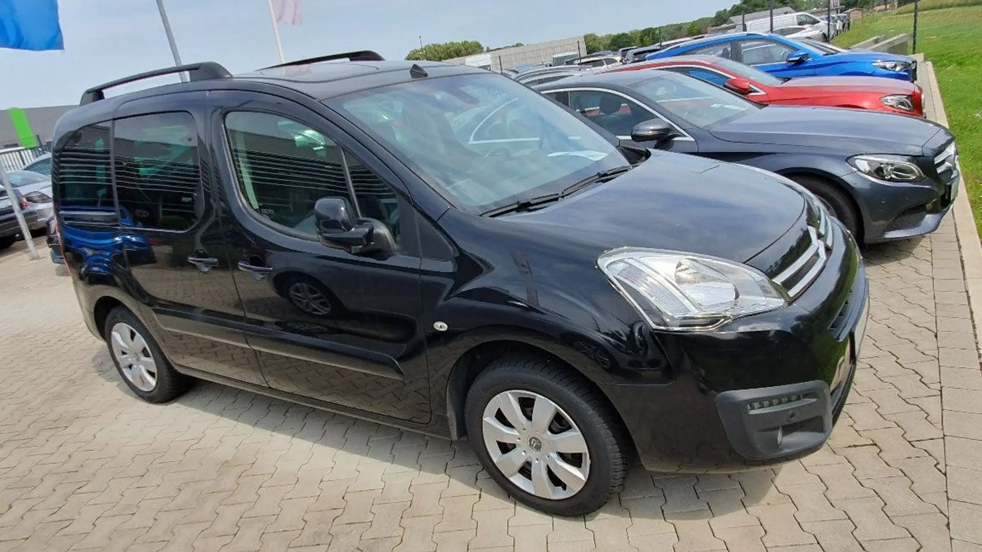 Citroen Berlingo Kombi Shine Navi MyWay Sitzheiz. EXPORT Schwarz - 2