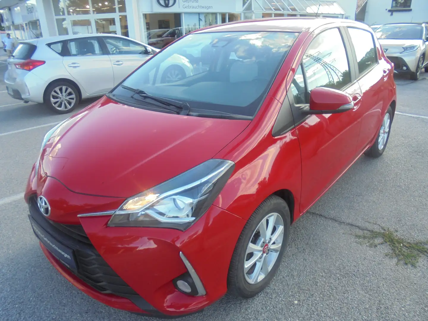 Toyota Yaris Active Rot - 2
