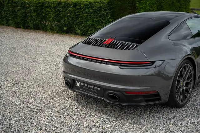 Porsche 992 view 10