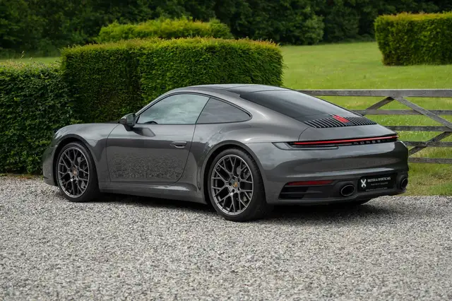 Porsche 992 view 8