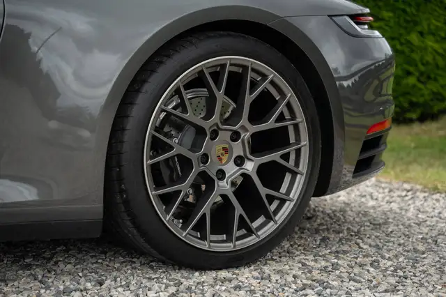 Porsche 992 view 13