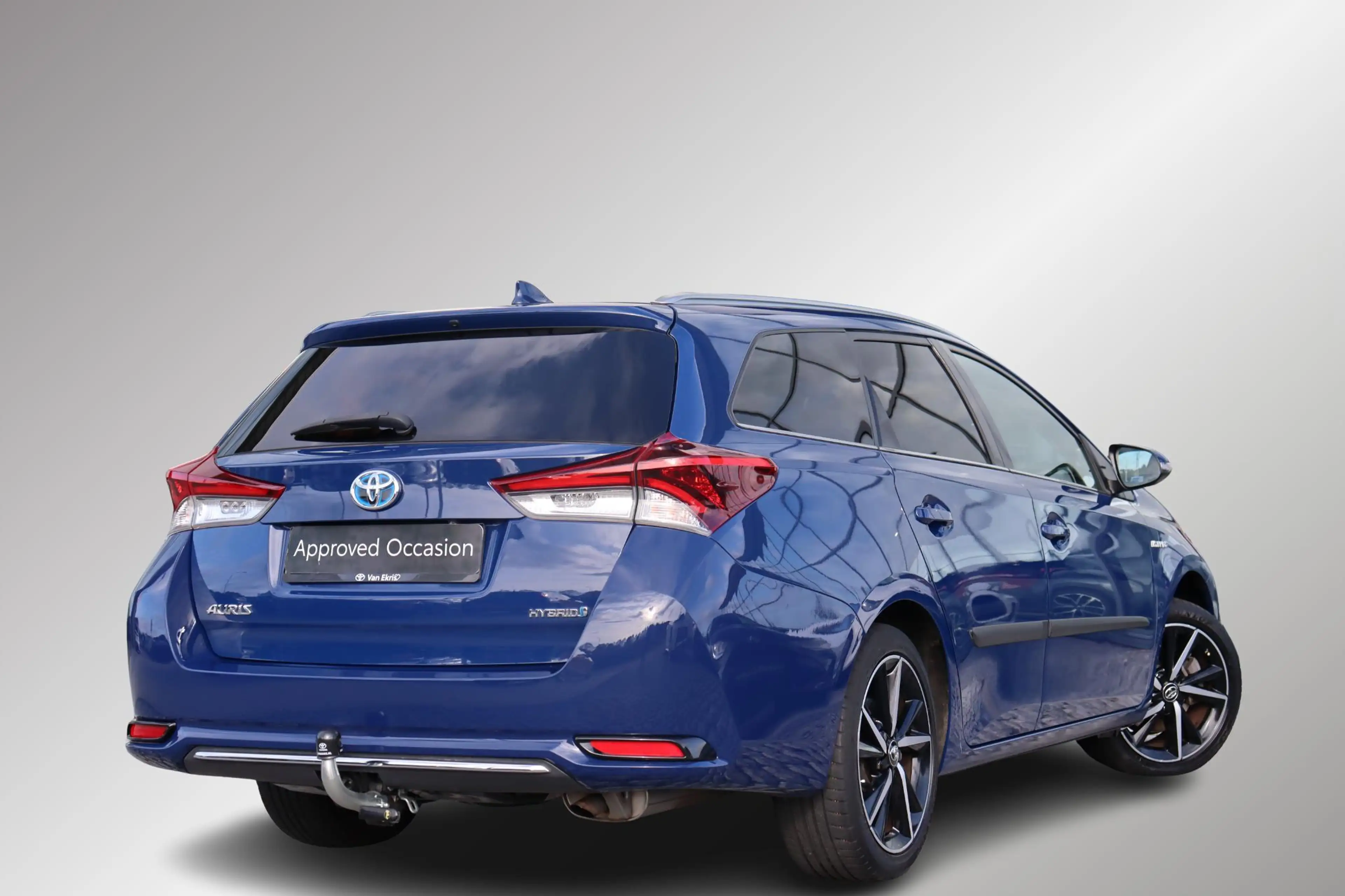 Toyota Auris Touring Sports 1.8 Hybrid Dynamic Ultimate, Trekha — photo 2