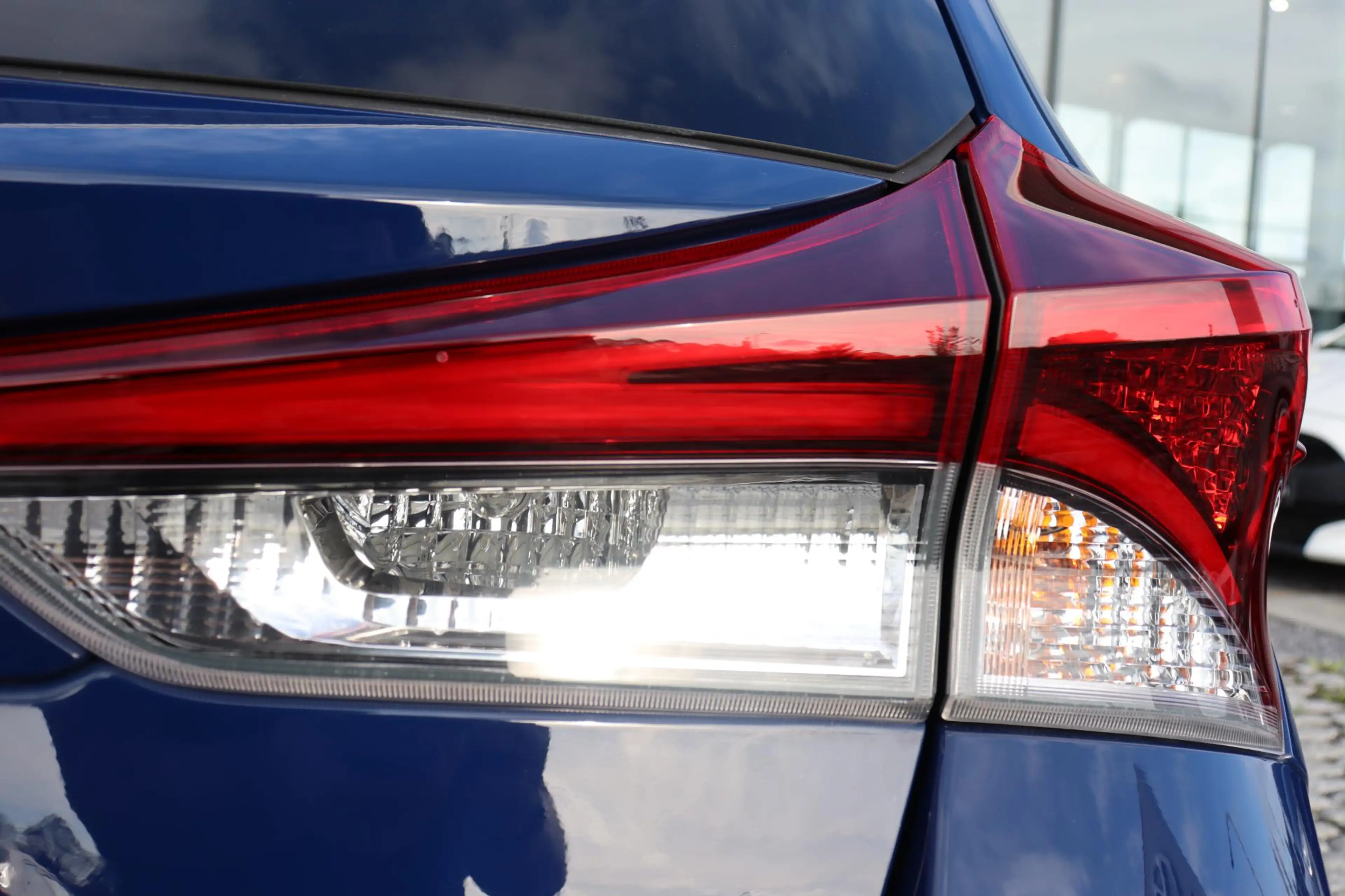 Toyota Auris Touring Sports 1.8 Hybrid Dynamic Ultimate, Trekha — photo 13