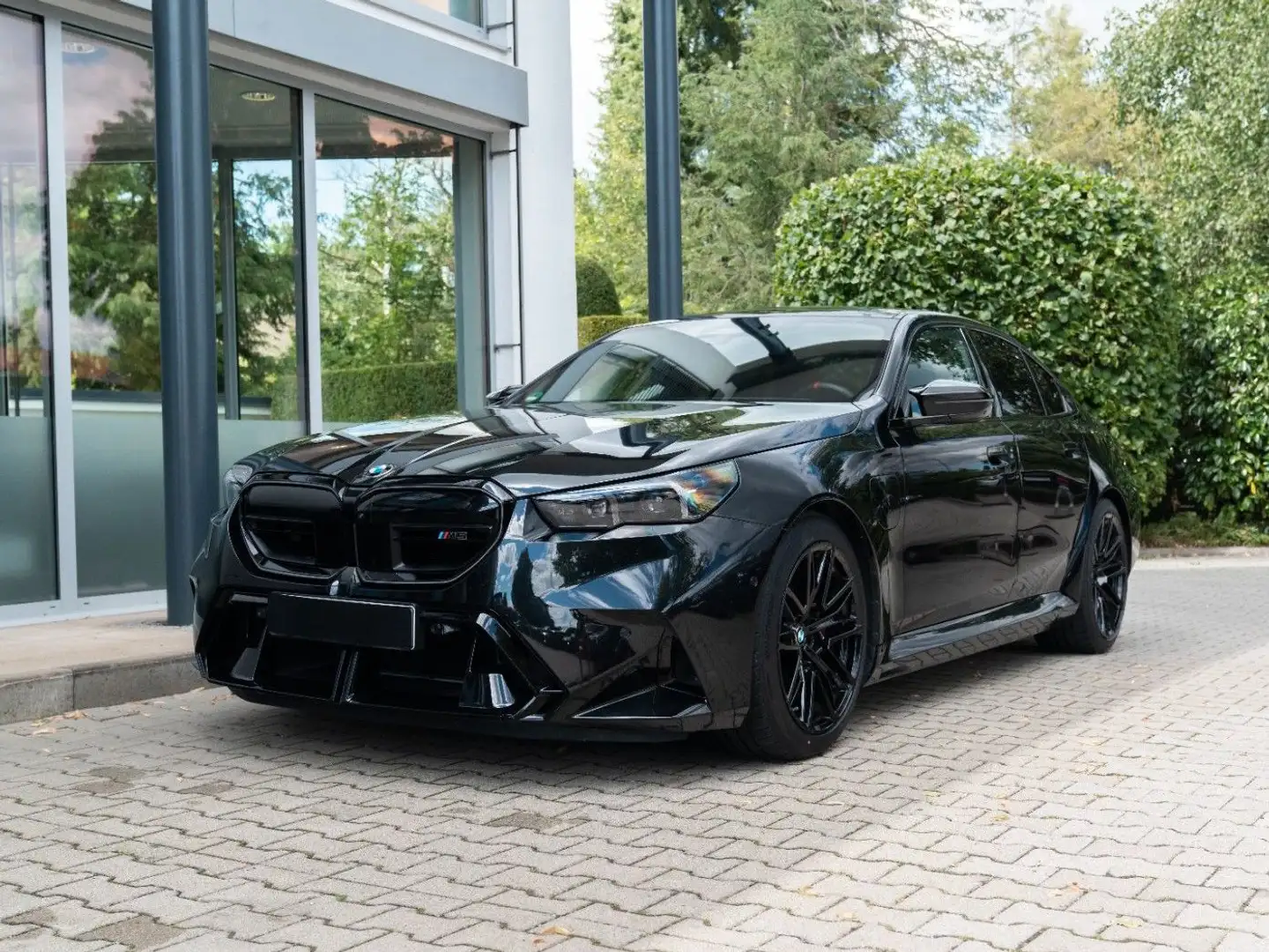 BMW M5 Limousine/ DRIVING PROF. / COMFORT PAKET/ B&W Noir - 1