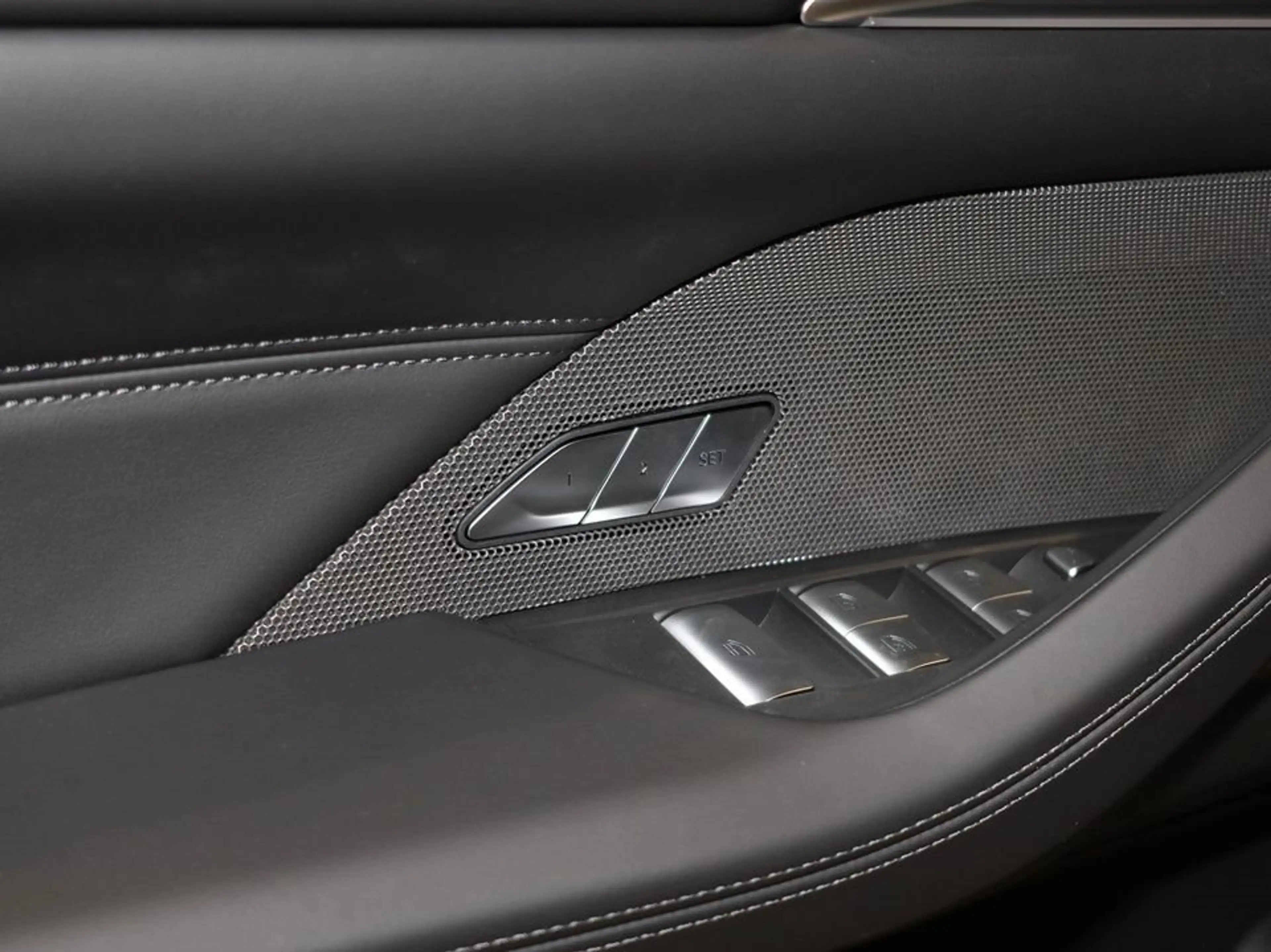 BMW M4 Competition M xDrive Cabrio UPE 134.600 EUR — photo 10