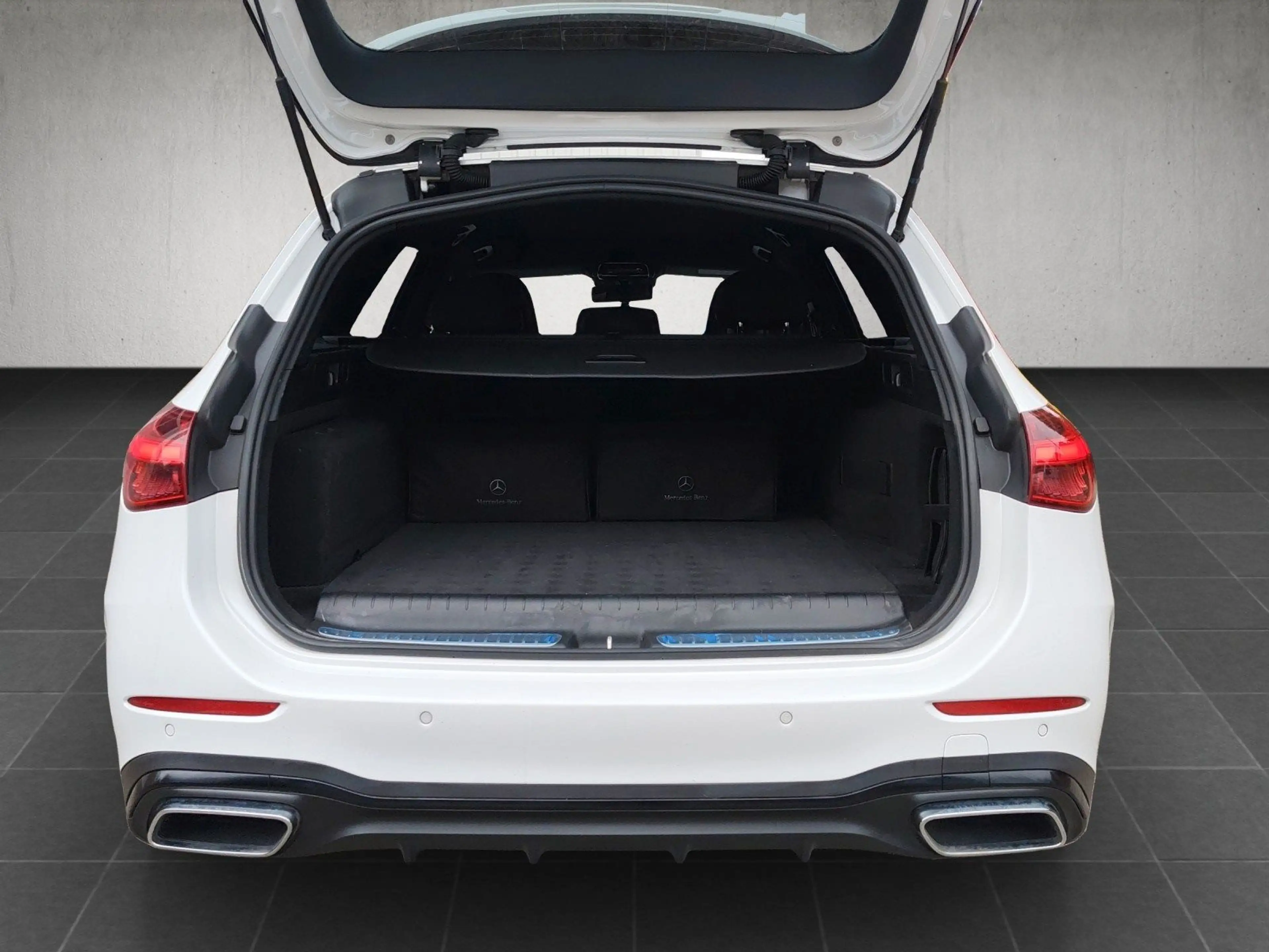 Mercedes-Benz C 300 e AMG-Paket*Leder*360-Kamera*LED*MwSt* — photo 9