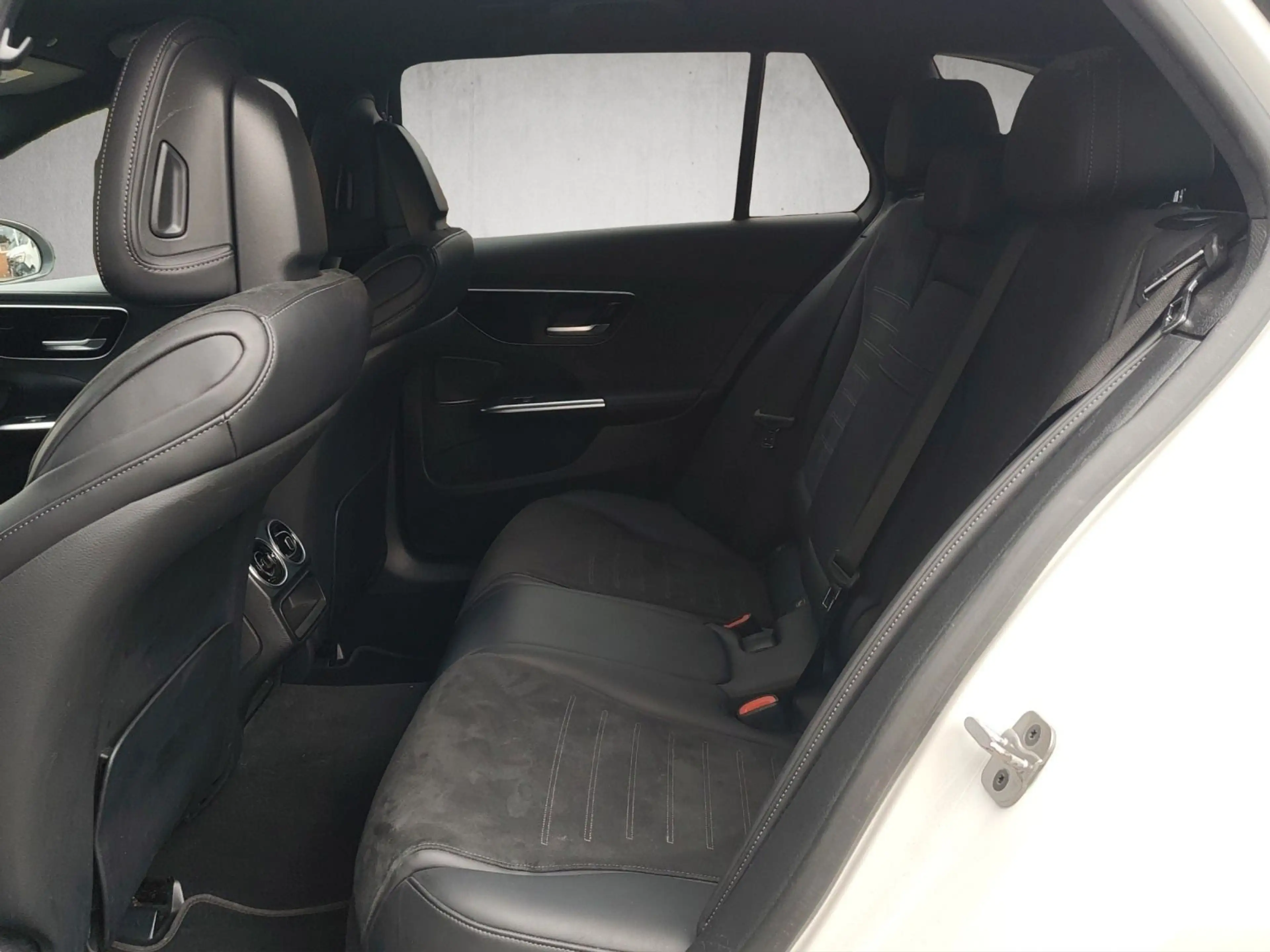Mercedes-Benz C 300 e AMG-Paket*Leder*360-Kamera*LED*MwSt* — photo 11