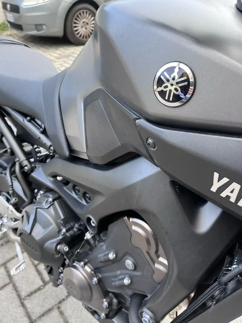 Yamaha MT-09 Šedá - 2