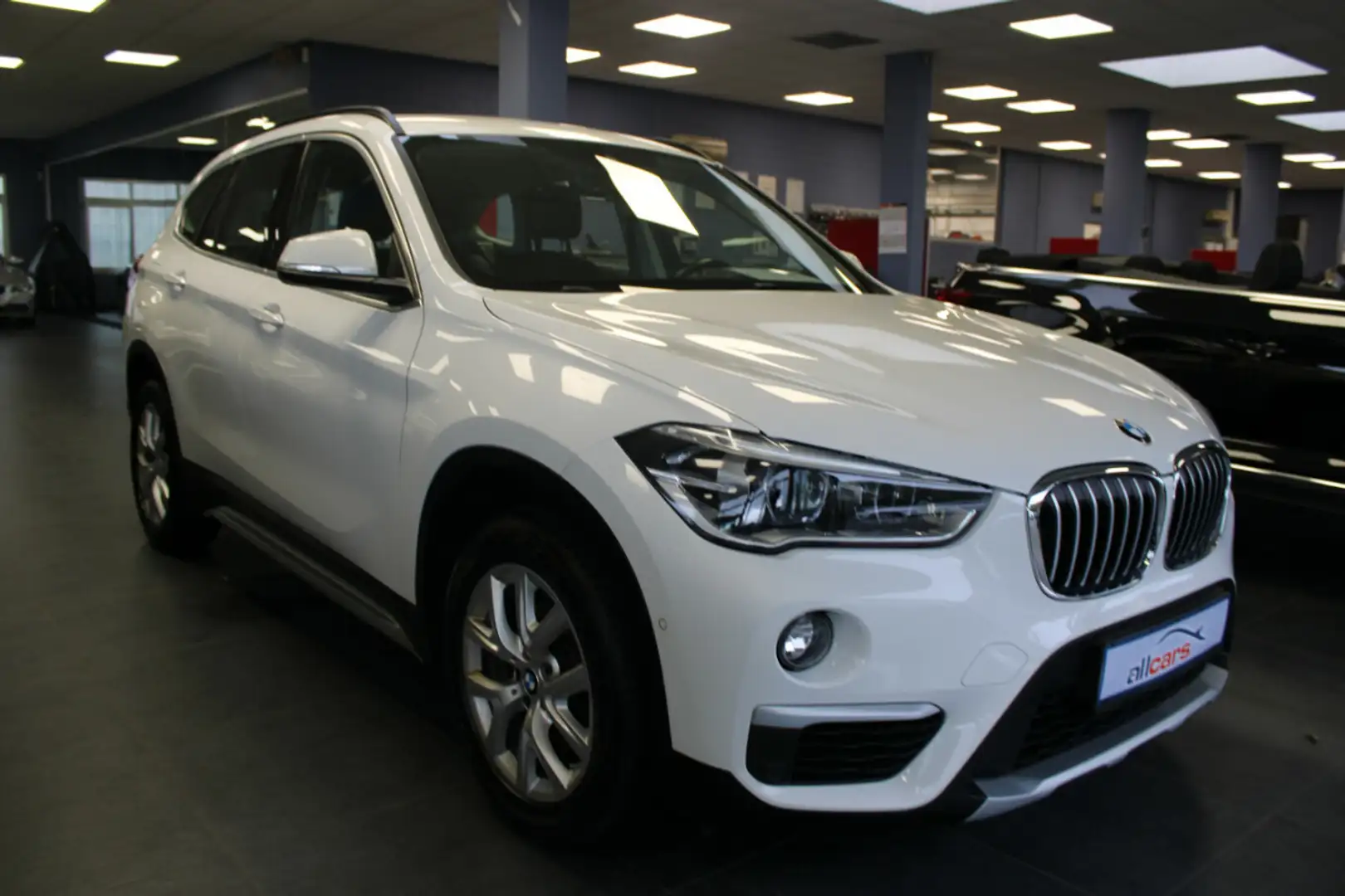 BMW X1 sDrive 18i xLine Blanc - 1