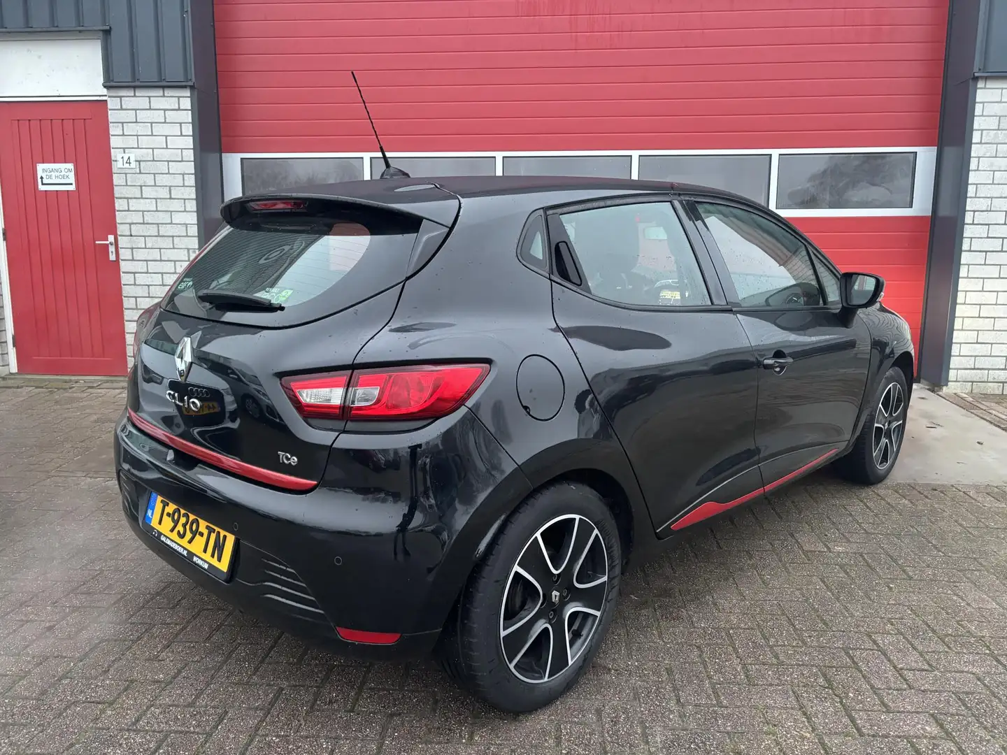 Renault Clio 0.9 TCe Dynamique NAVI / CLIMA / PDC / BLUETOOTH / Black - 2