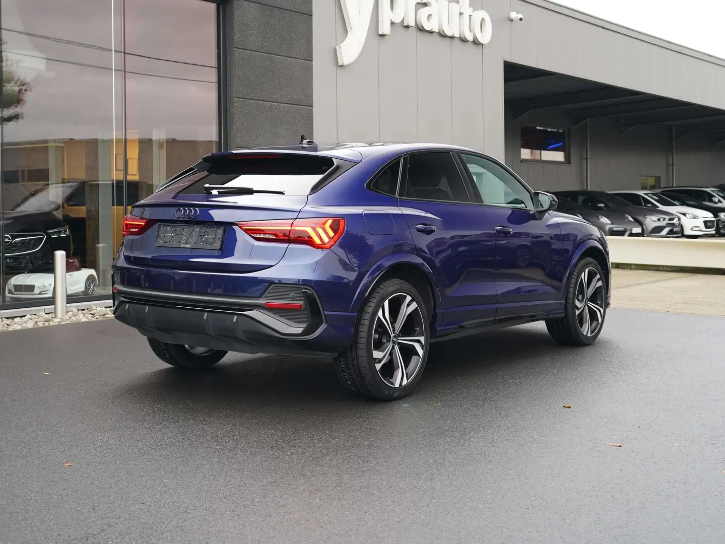 Audi Q3 35 TFSI Sportback 2x S line Camera 20\App Cr Blauw - 2