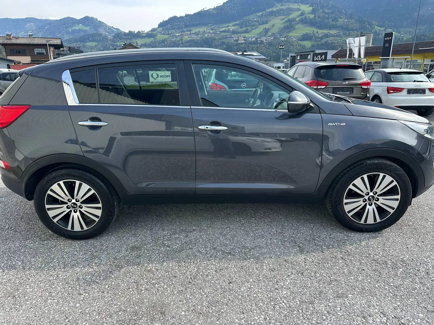 Kia Sportage 2.0 Diesel 4 WD Pickerl 8/2027 Grau - 2