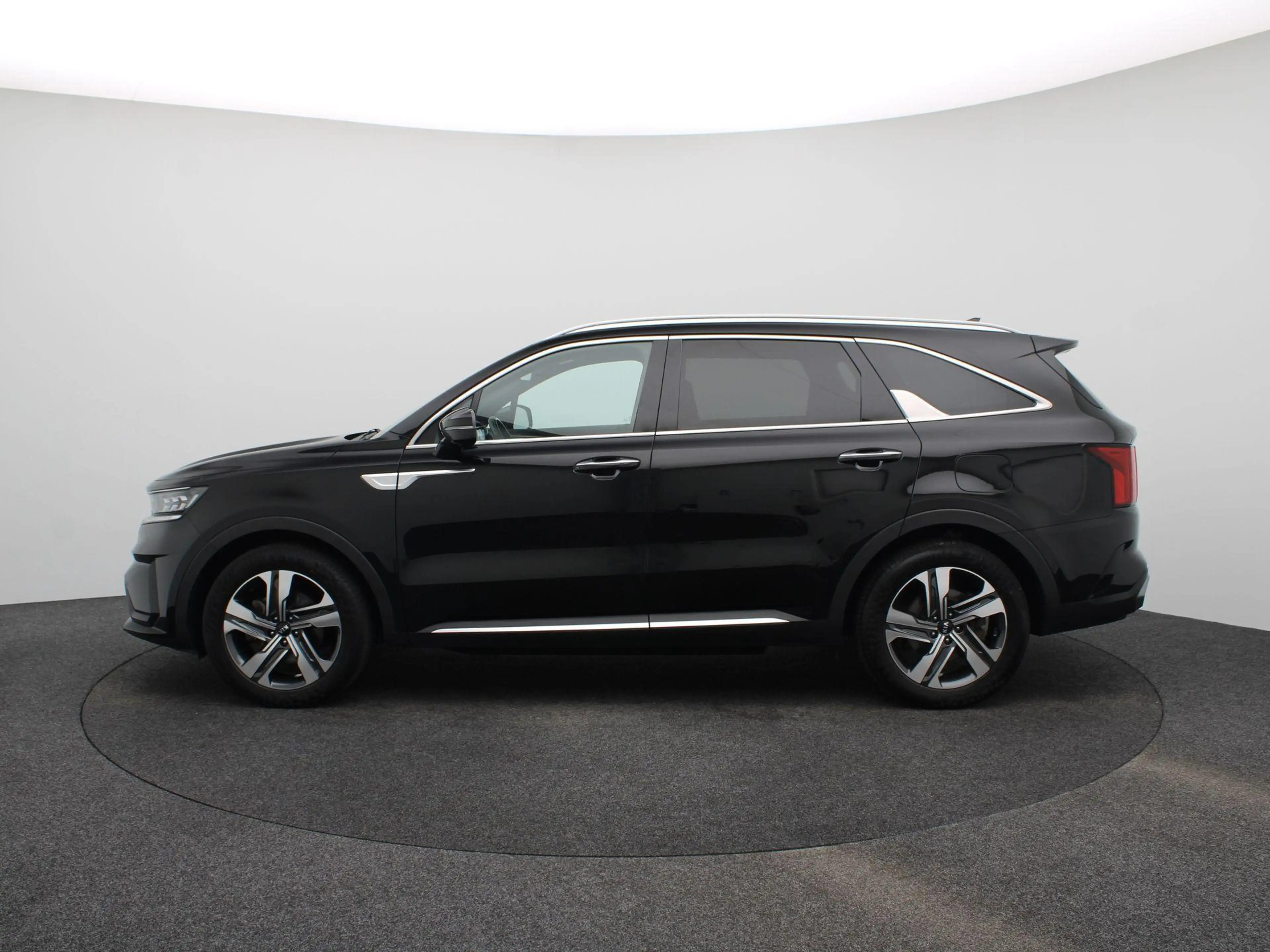 Kia Sorento 1.6 T-GDI Plug-in Hybrid 4WD ComfortLine 5p. | Lm — photo 4