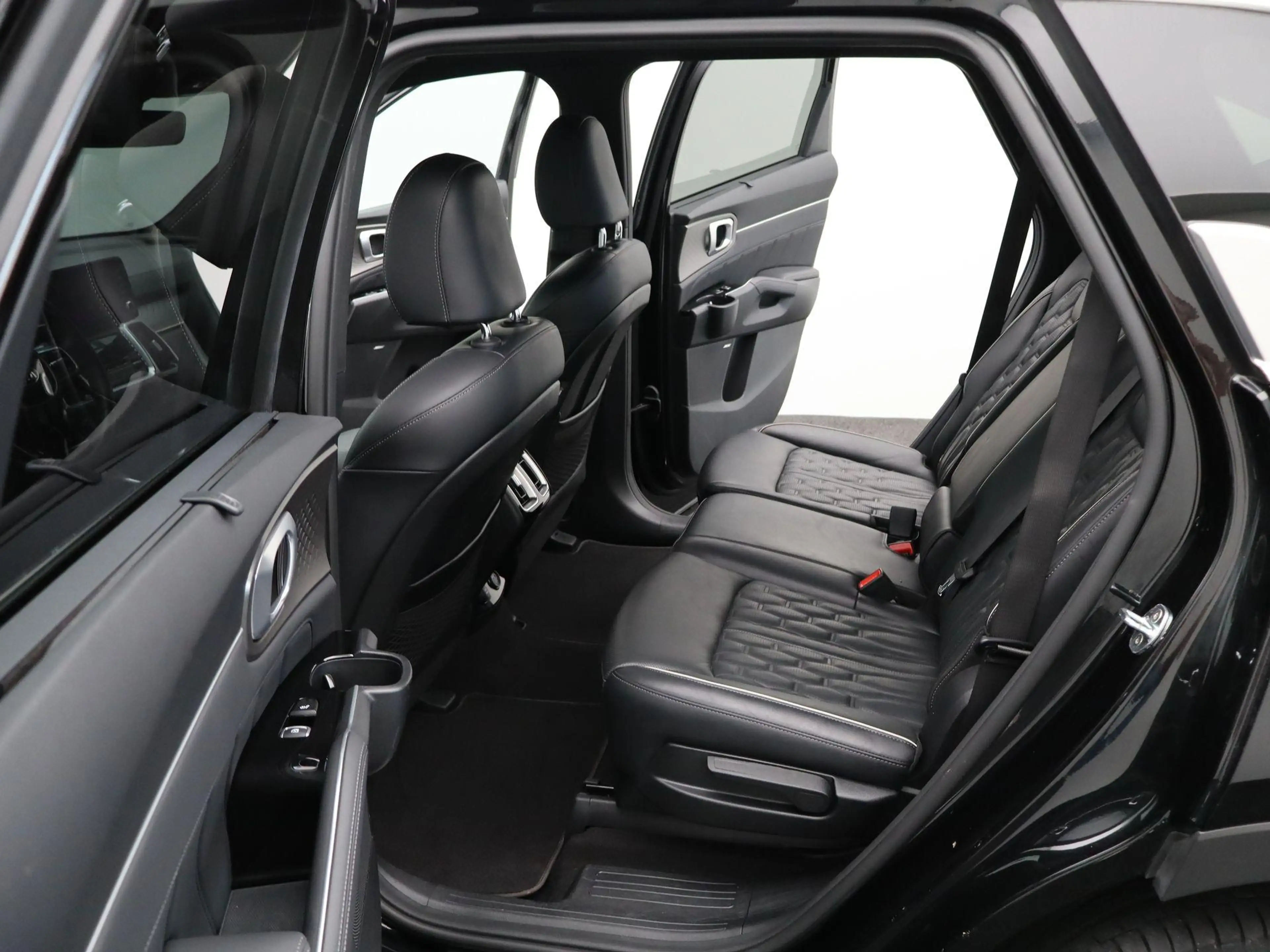 Kia Sorento 1.6 T-GDI Plug-in Hybrid 4WD ComfortLine 5p. | Lm — photo 13
