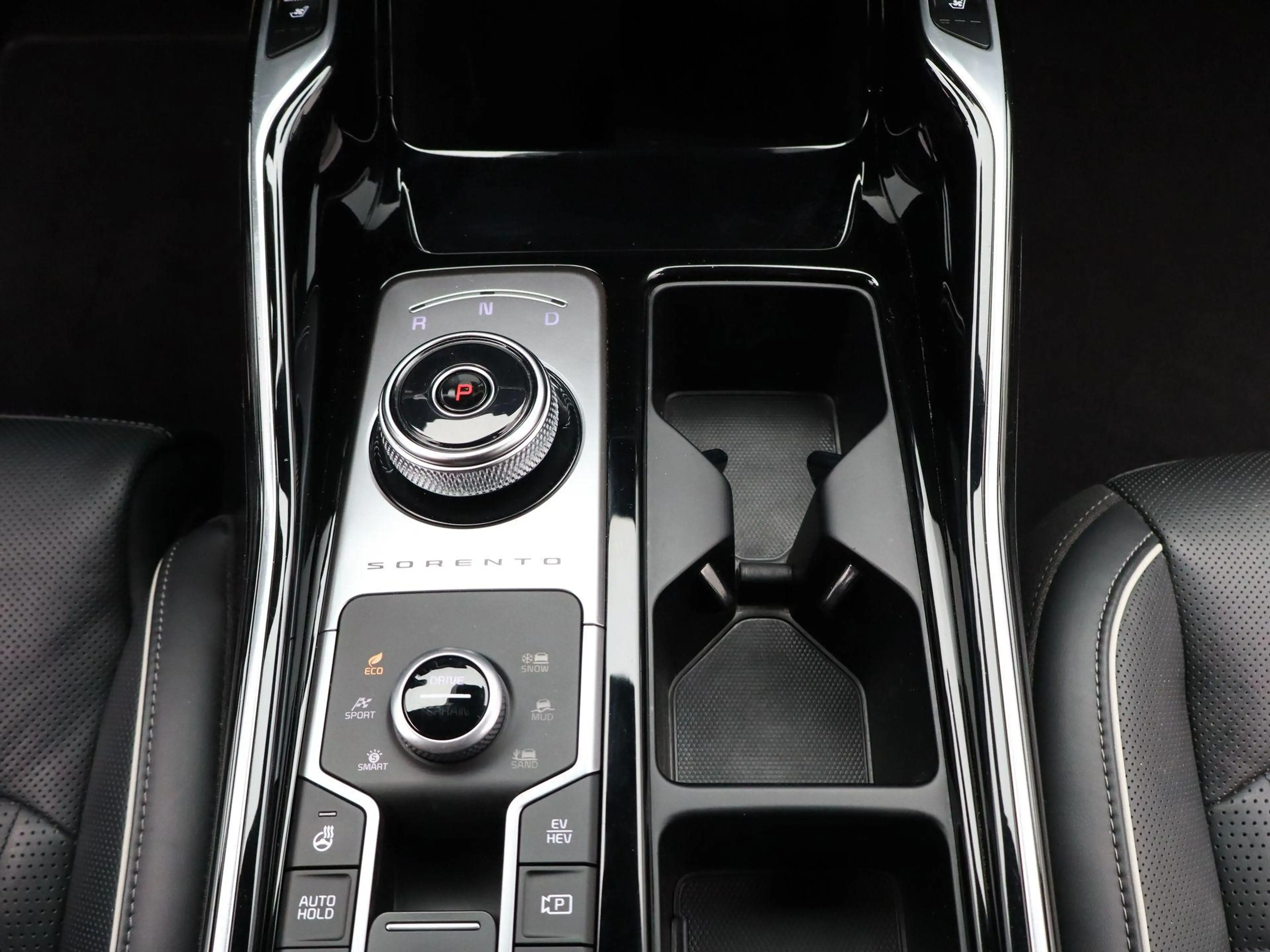 Kia Sorento 1.6 T-GDI Plug-in Hybrid 4WD ComfortLine 5p. | Lm — photo 11