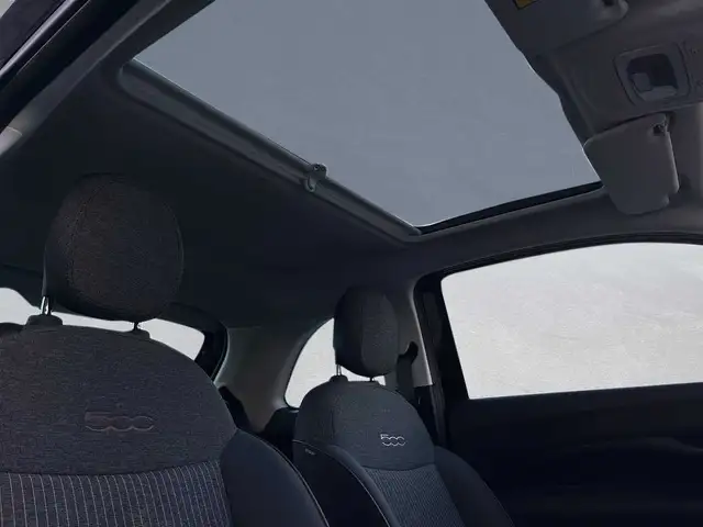 Fiat 500E view 10