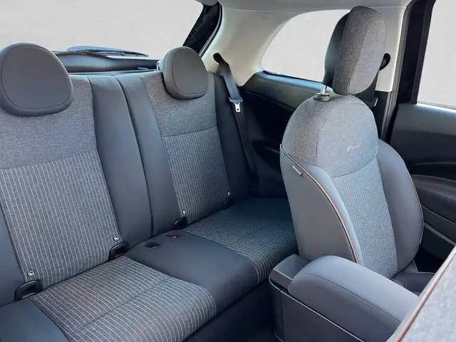 Fiat 500E view 5