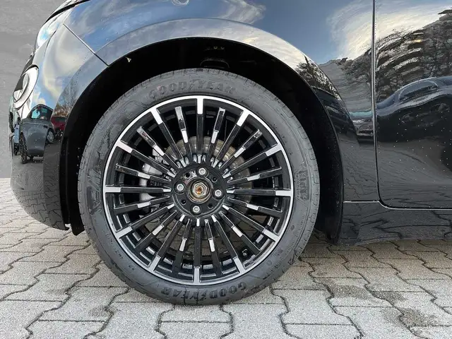 Fiat 500E view 9