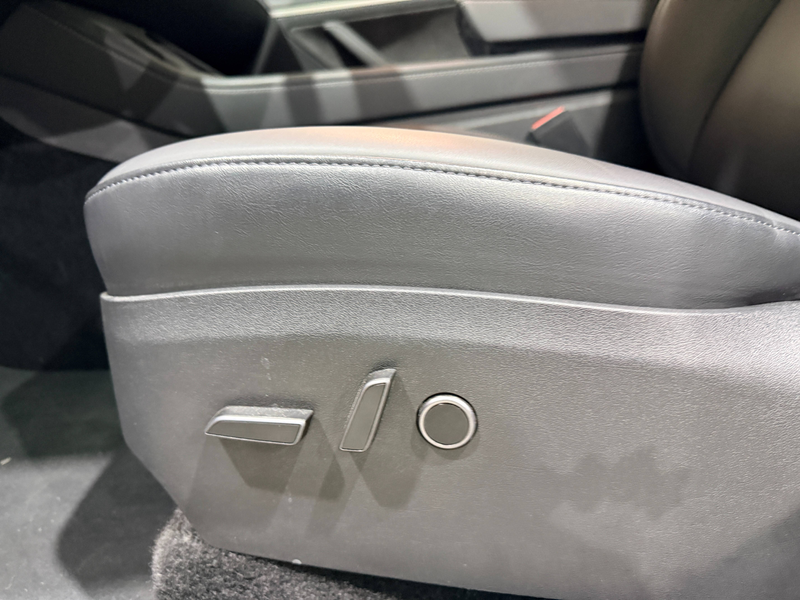 Tesla Model Y Model Y 72.5 kWh Dual Motor Performance (393kW) — photo 7