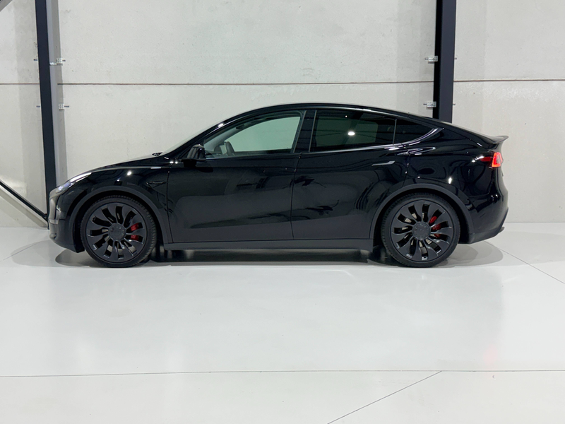 Tesla Model Y Model Y 72.5 kWh Dual Motor Performance (393kW) — photo 12
