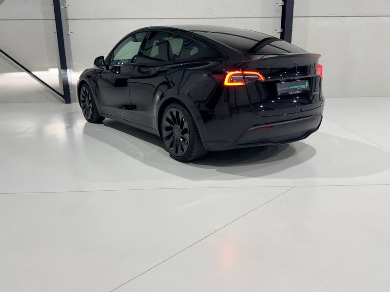 Tesla Model Y Model Y 72.5 kWh Dual Motor Performance (393kW) — photo 2